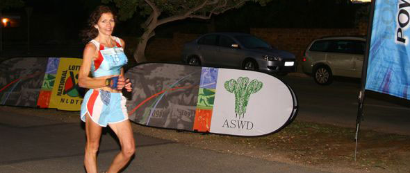 Sandra Steenkamp sets SA Walk Record
